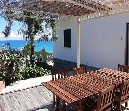 Serena アパートホテル