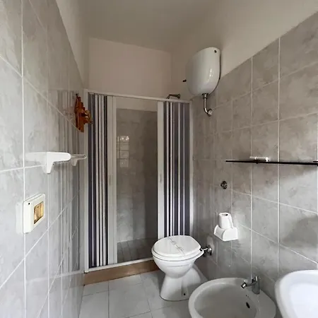 アパートホテル Serena