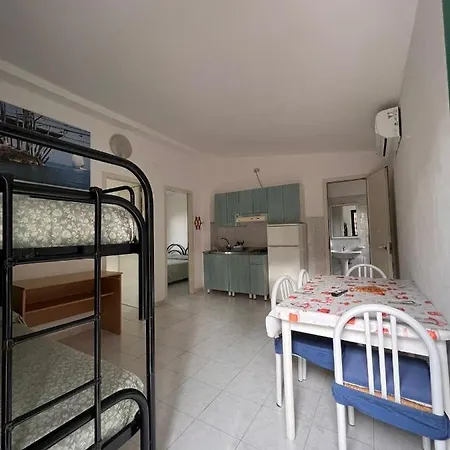 Serena アパートホテル