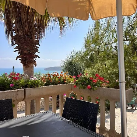 Ξενοδοχείο με διαμερίσματα Serena 3*